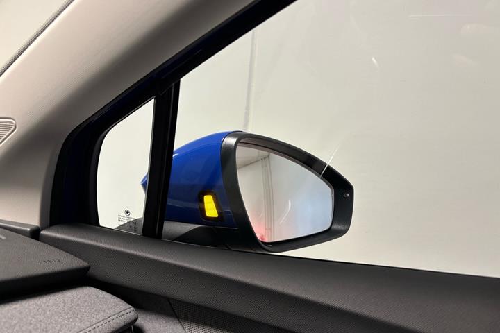 Blå Skoda Enyaq fra 2022