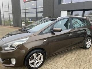 Brun Kia Carens fra 2016
