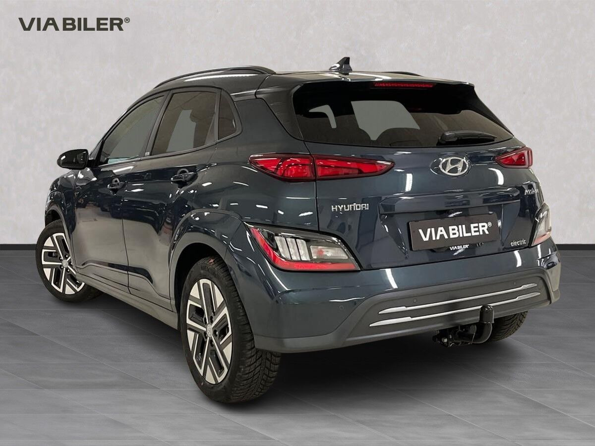 Blå Hyundai Kona fra 2021