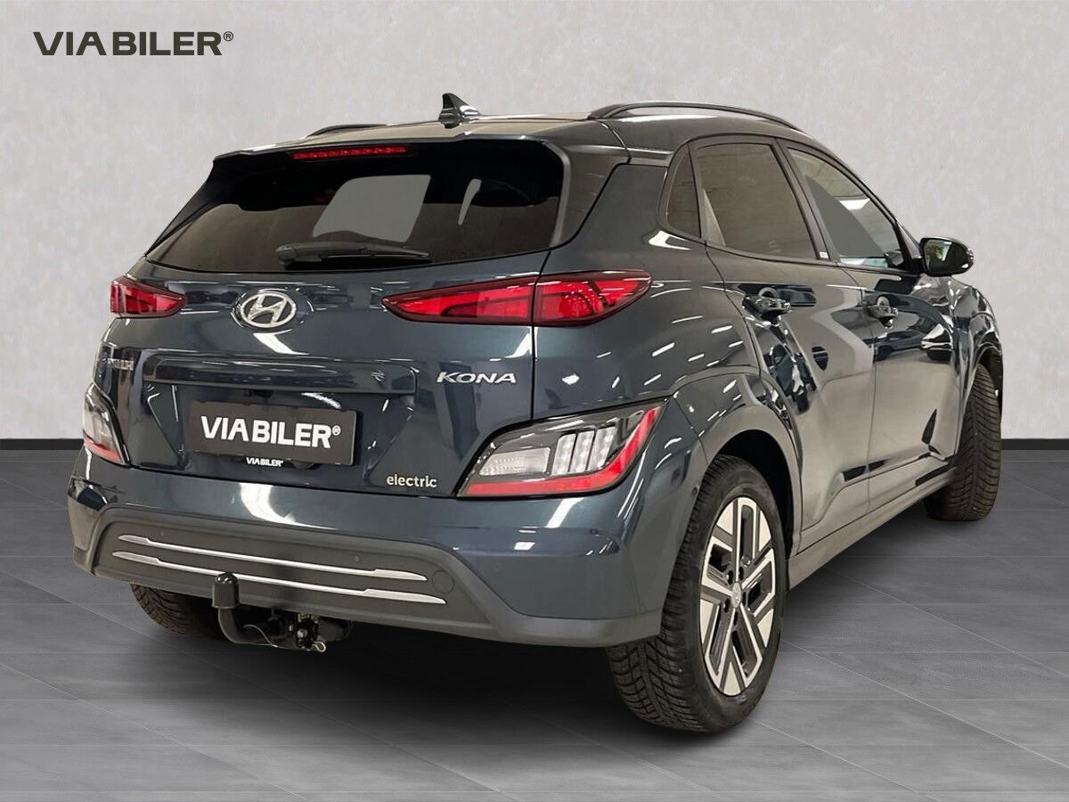 Blå Hyundai Kona fra 2021