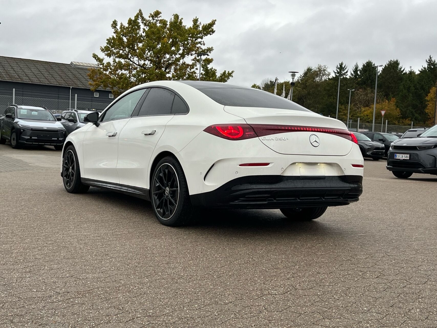 Hvid Mercedes CLA250+ fra 2026