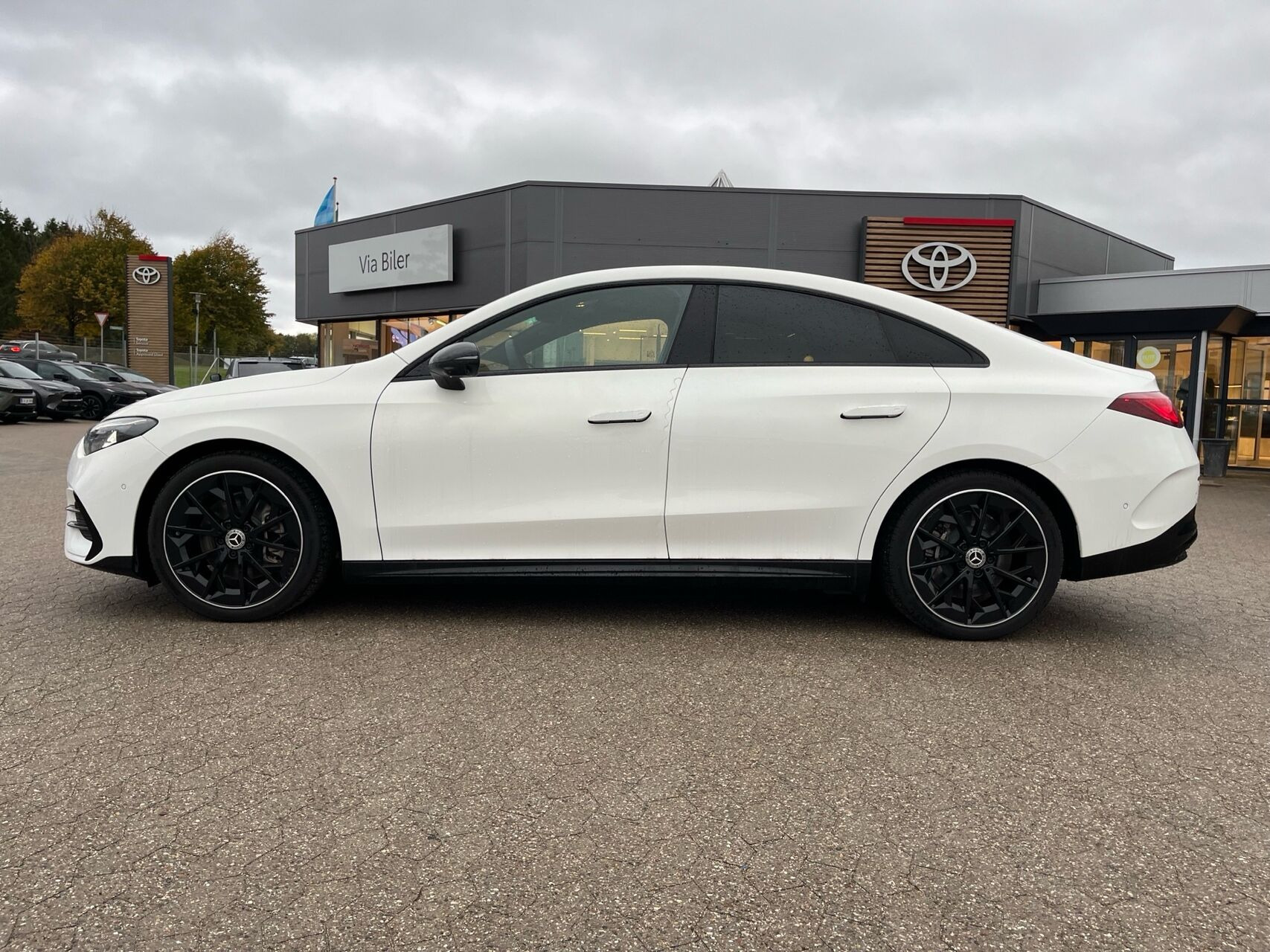 Hvid Mercedes CLA250+ fra 2026