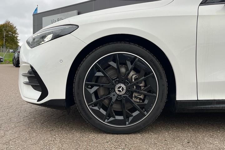 Hvid Mercedes CLA250+ fra 2026