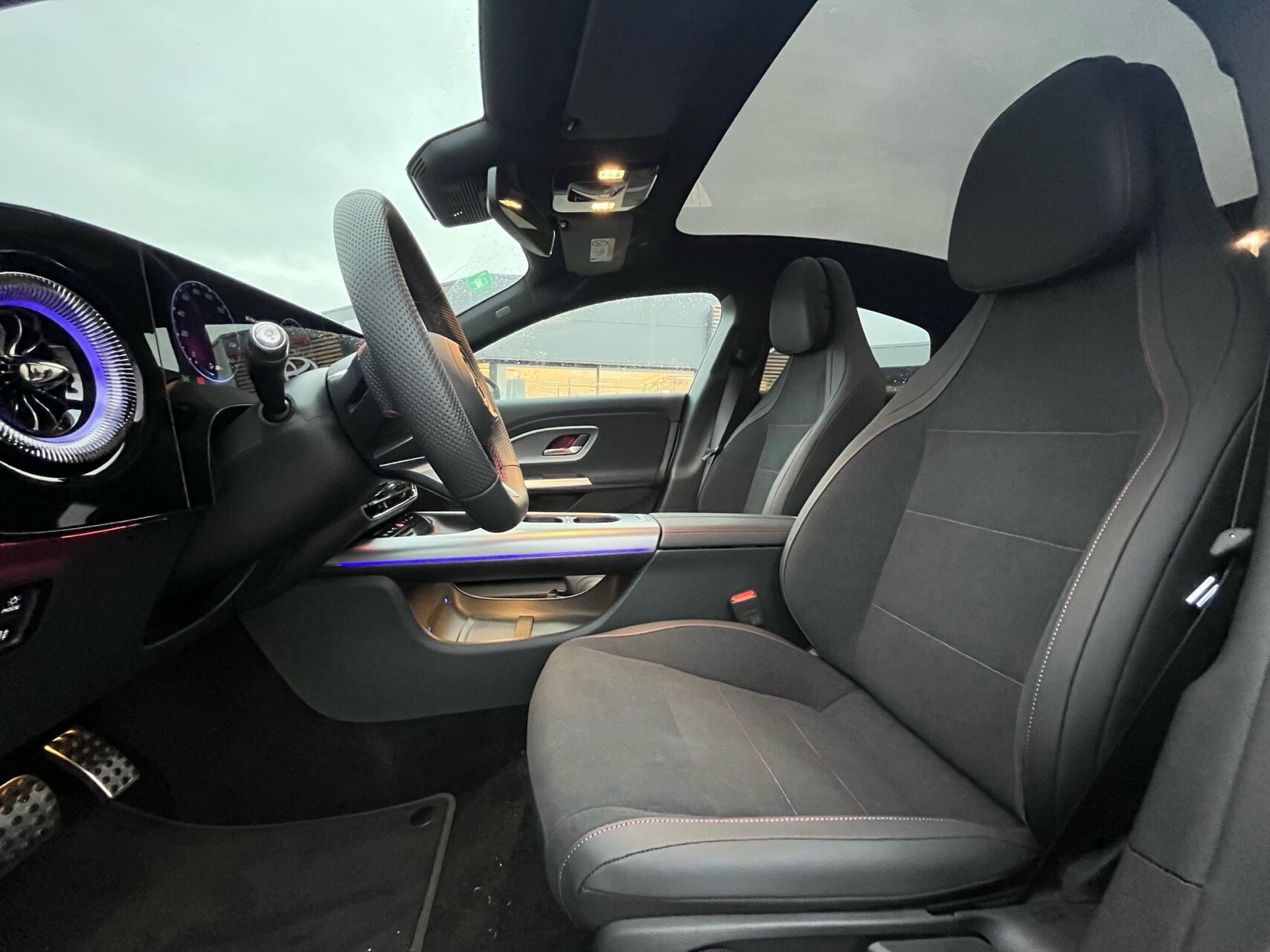 Hvid Mercedes CLA250+ fra 2026