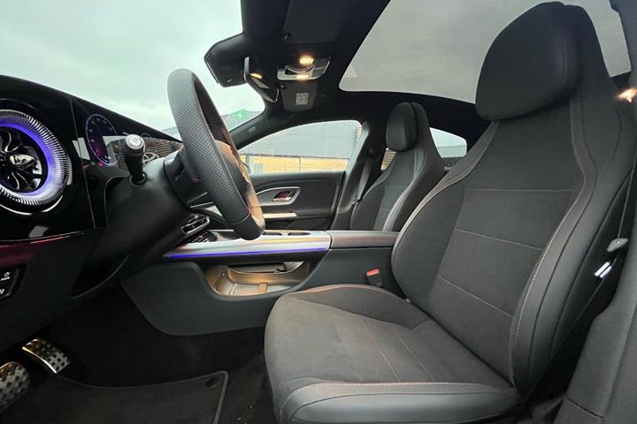 Hvid Mercedes CLA250+ fra 2026