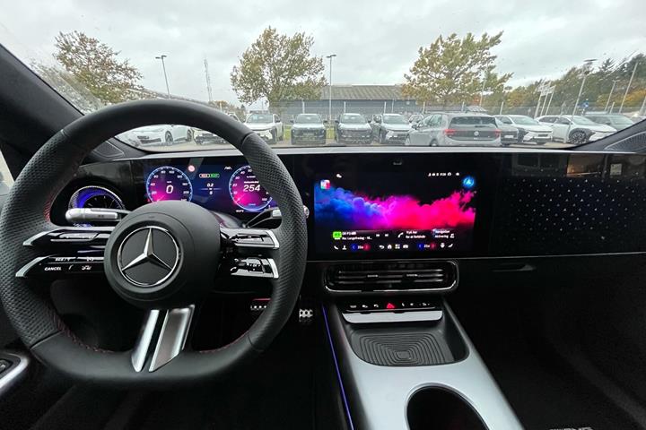 Hvid Mercedes CLA250+ fra 2026