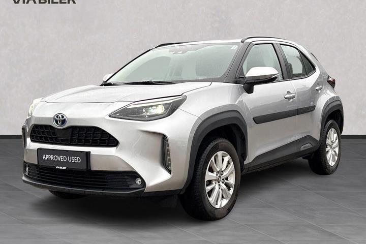 Sølv Toyota Yaris Cross fra 2023
