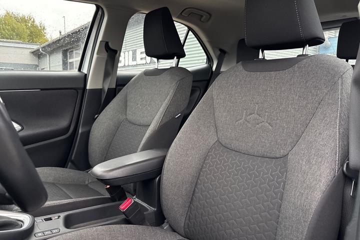 Sølv Toyota Yaris Cross fra 2023
