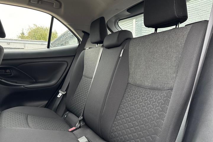 Sølv Toyota Yaris Cross fra 2023