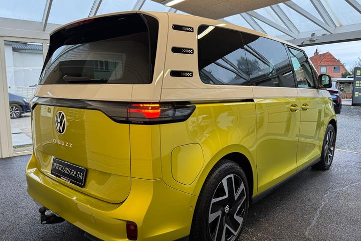 Gul VW ID.Buzz fra 2023