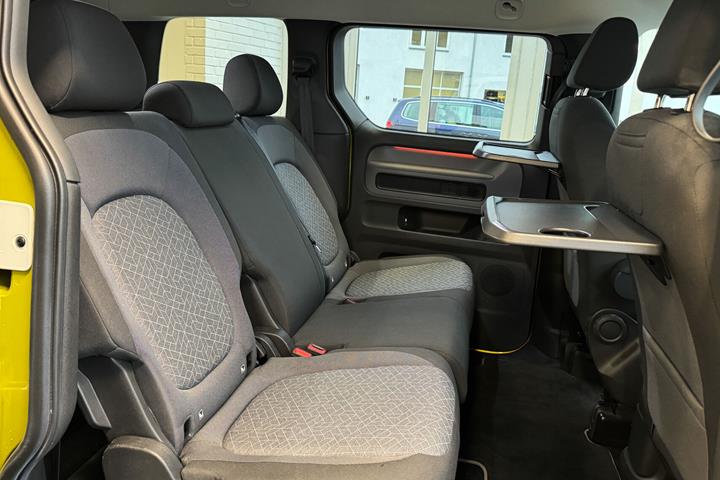 Gul VW ID.Buzz fra 2023