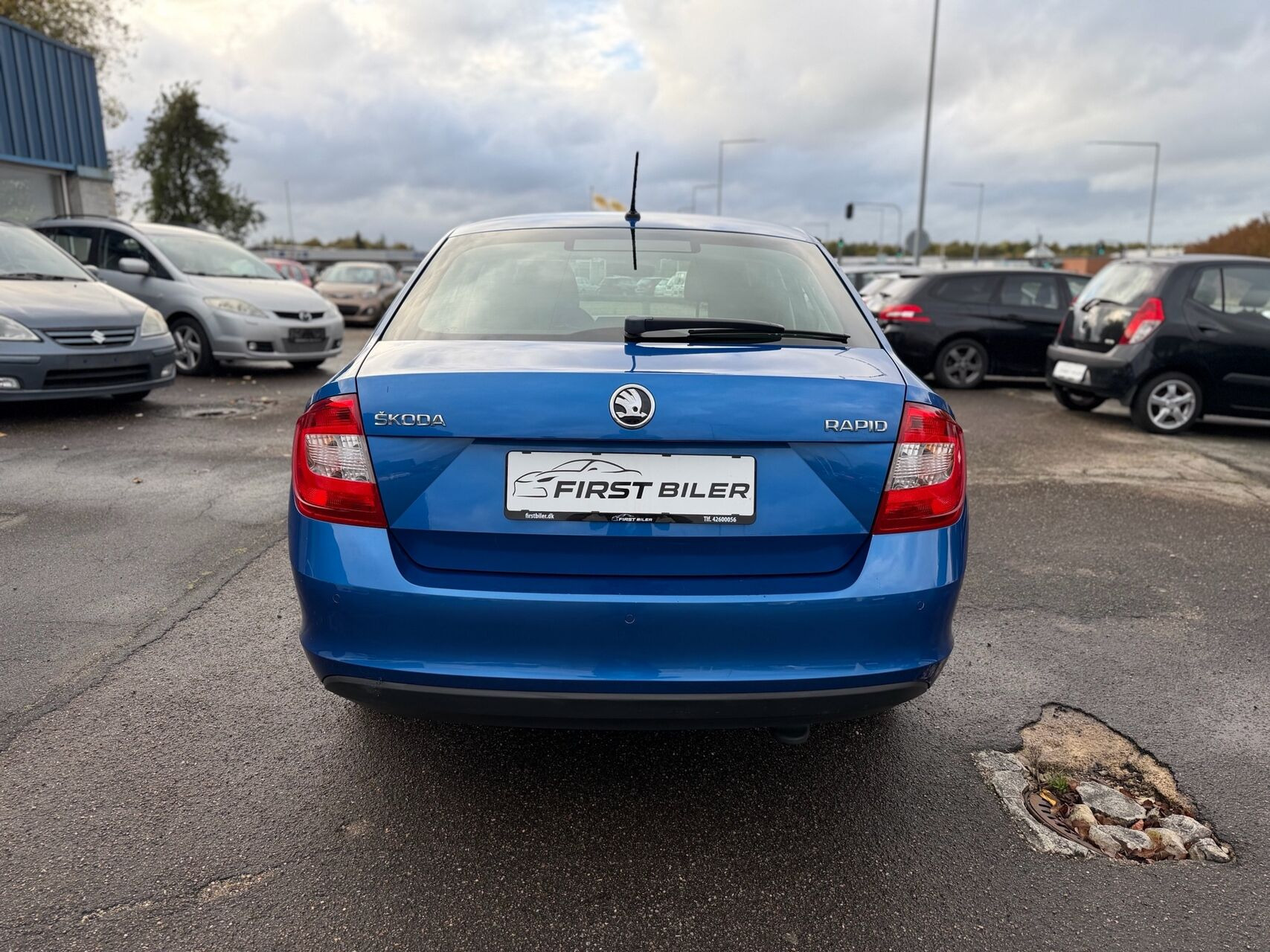 Blå Skoda Rapid fra 2016