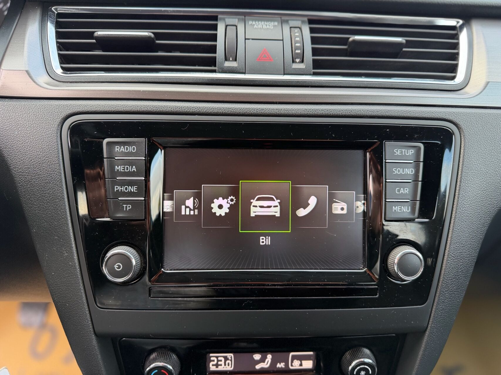 Blå Skoda Rapid fra 2016