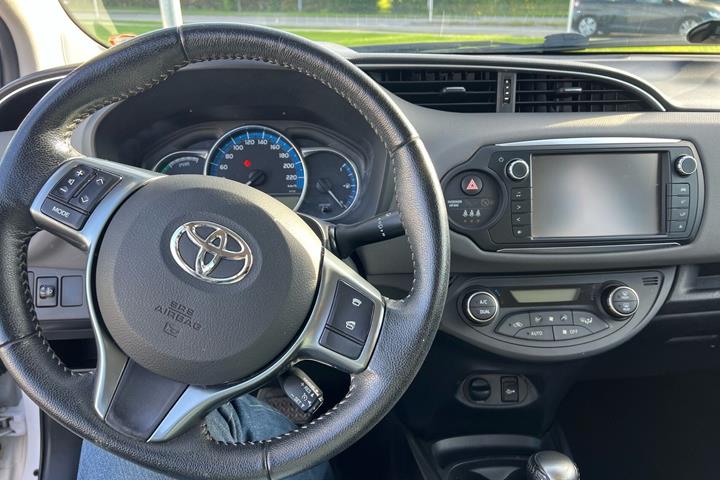 undefined Toyota Yaris fra 2016