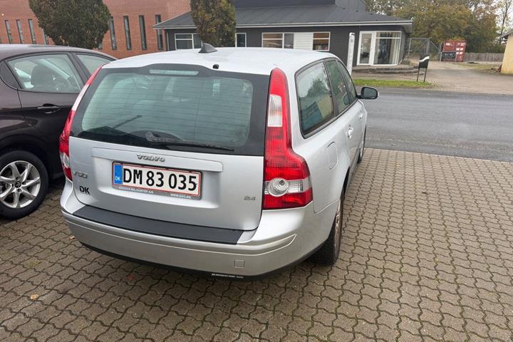 Sølv Volvo V50 fra 2006