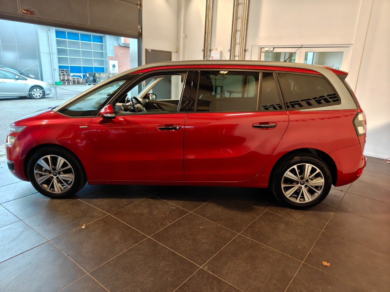 Rød Citroën Grand C4 Picasso fra 2016