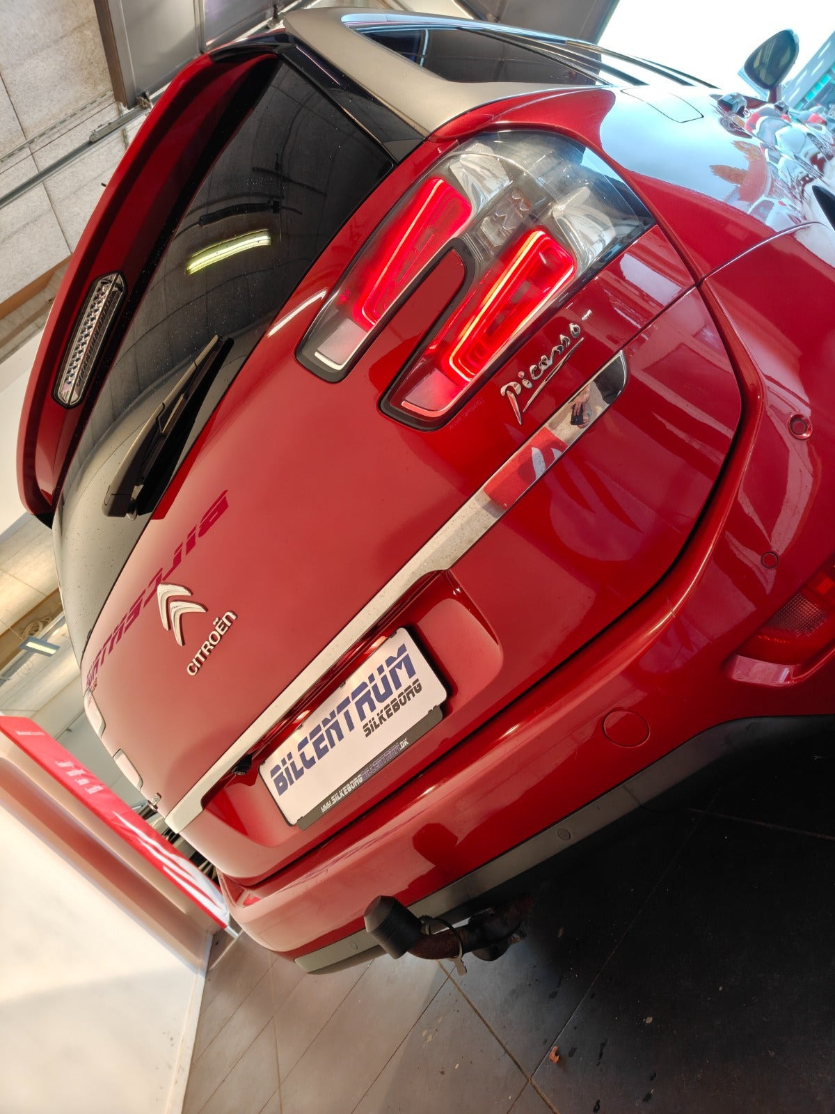 Rød Citroën Grand C4 Picasso fra 2016