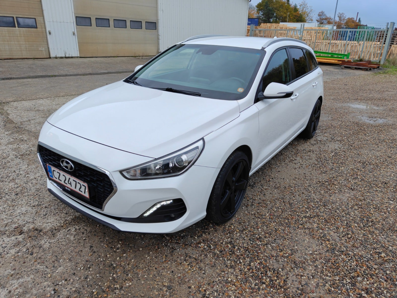 Gul Hyundai i30 fra 2020