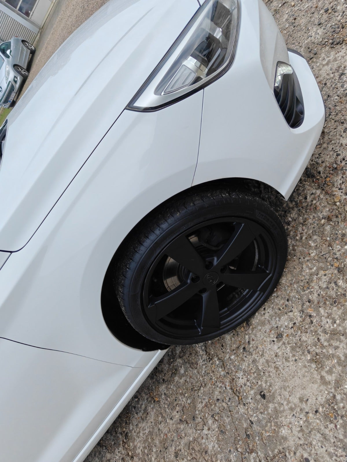 Gul Hyundai i30 fra 2020