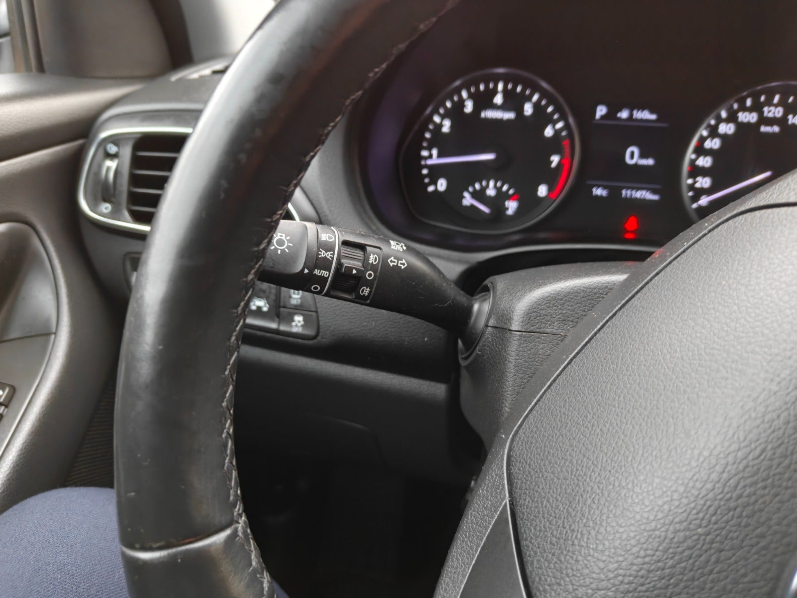 Gul Hyundai i30 fra 2020