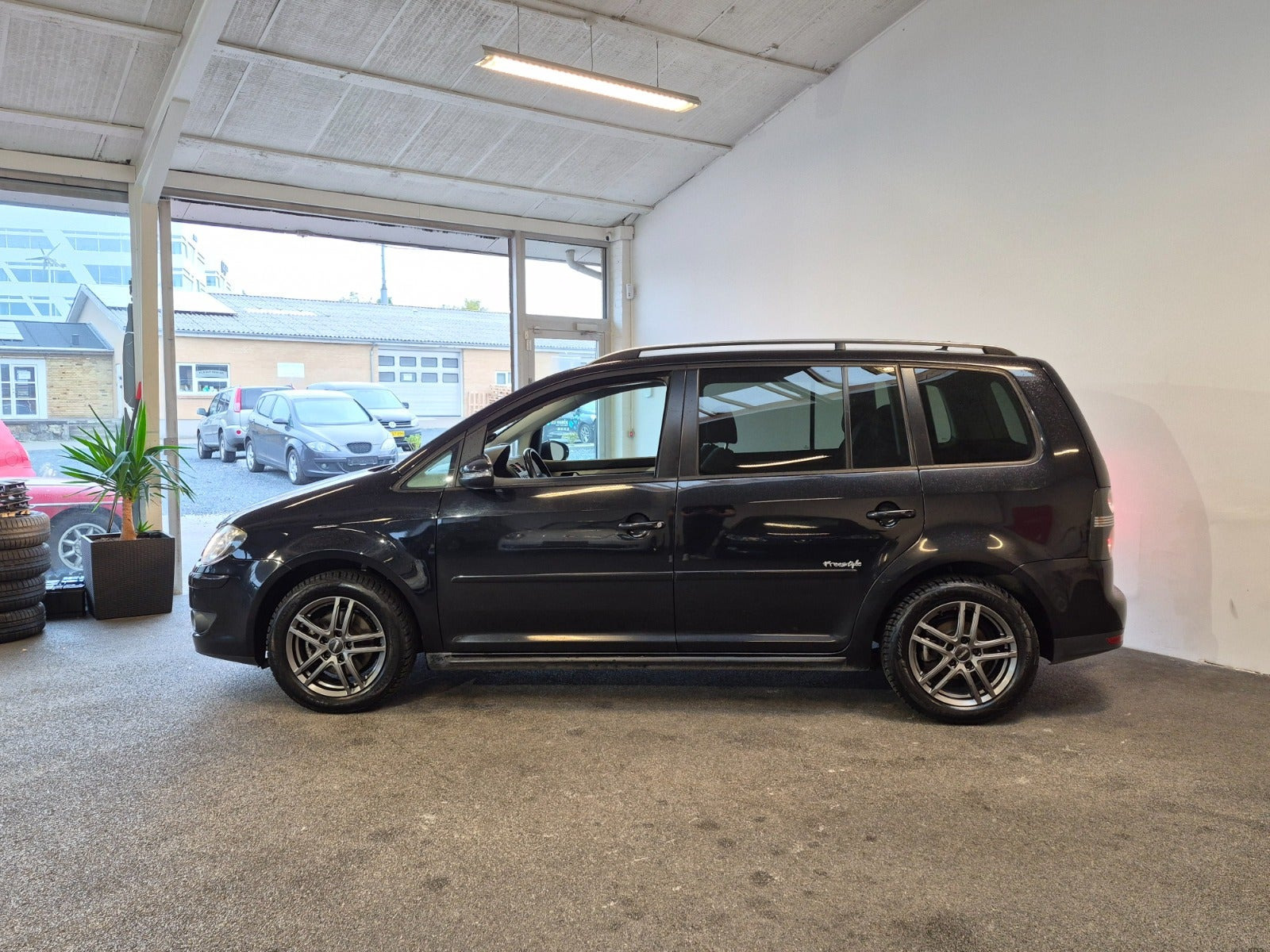 Sort VW Touran fra 2010