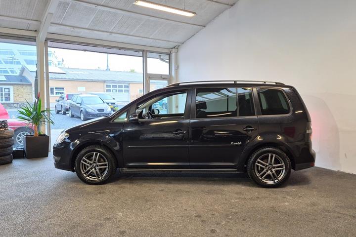 Sort VW Touran fra 2010