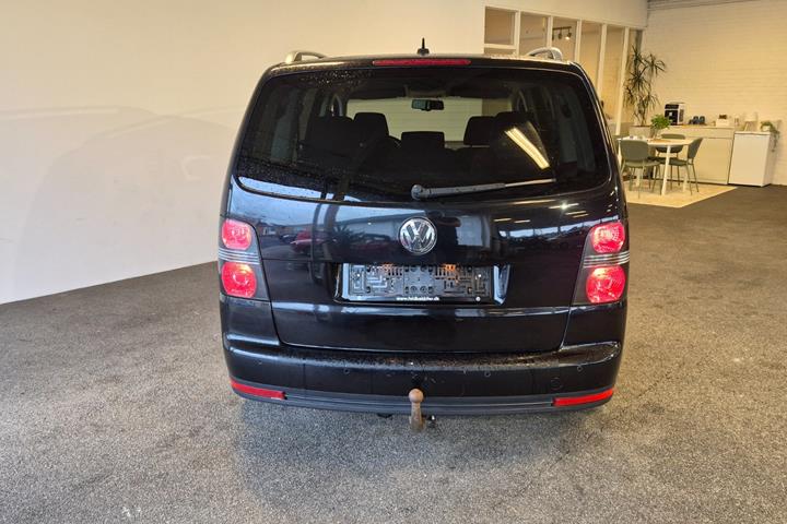 Sort VW Touran fra 2010