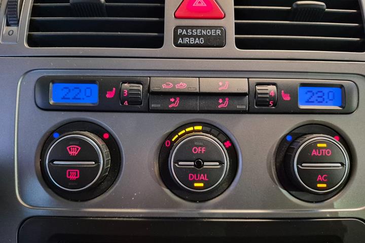Sort VW Touran fra 2010