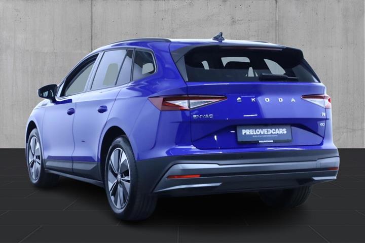 Blå Skoda Enyaq fra 2023