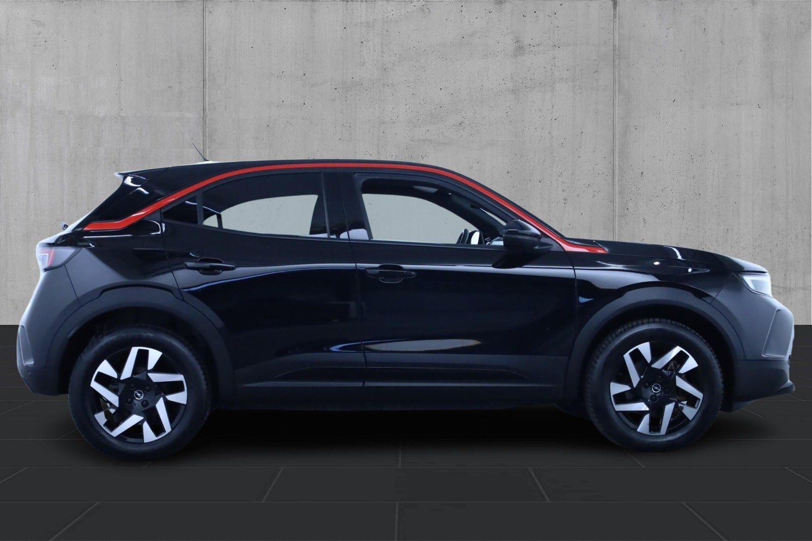 Sort Opel Mokka-e fra 2022