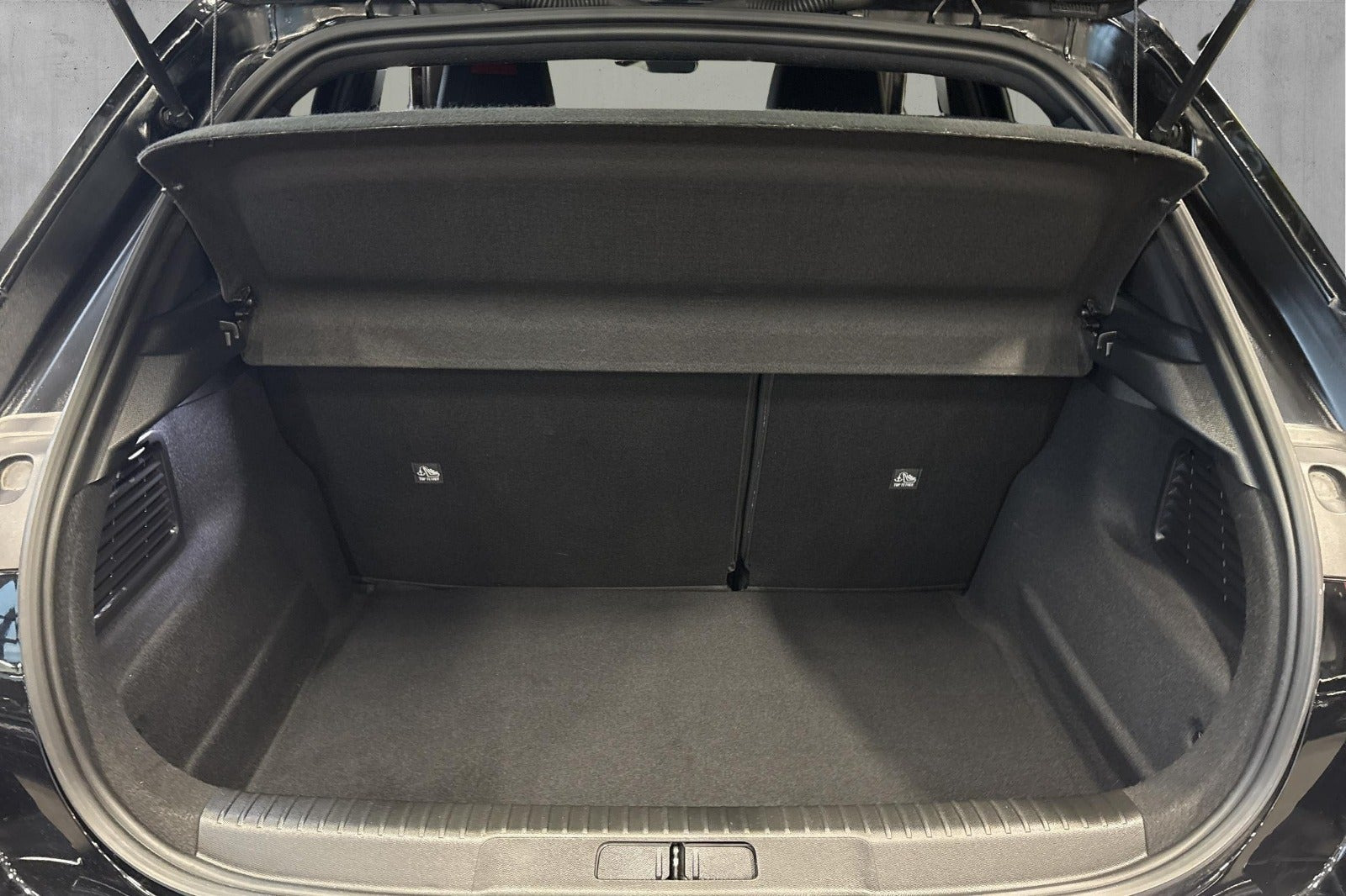 Sort Opel Mokka-e fra 2022