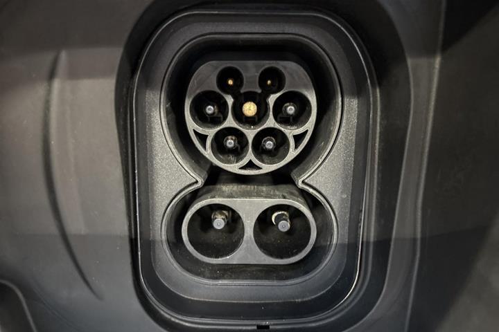 Sort Opel Mokka-e fra 2022
