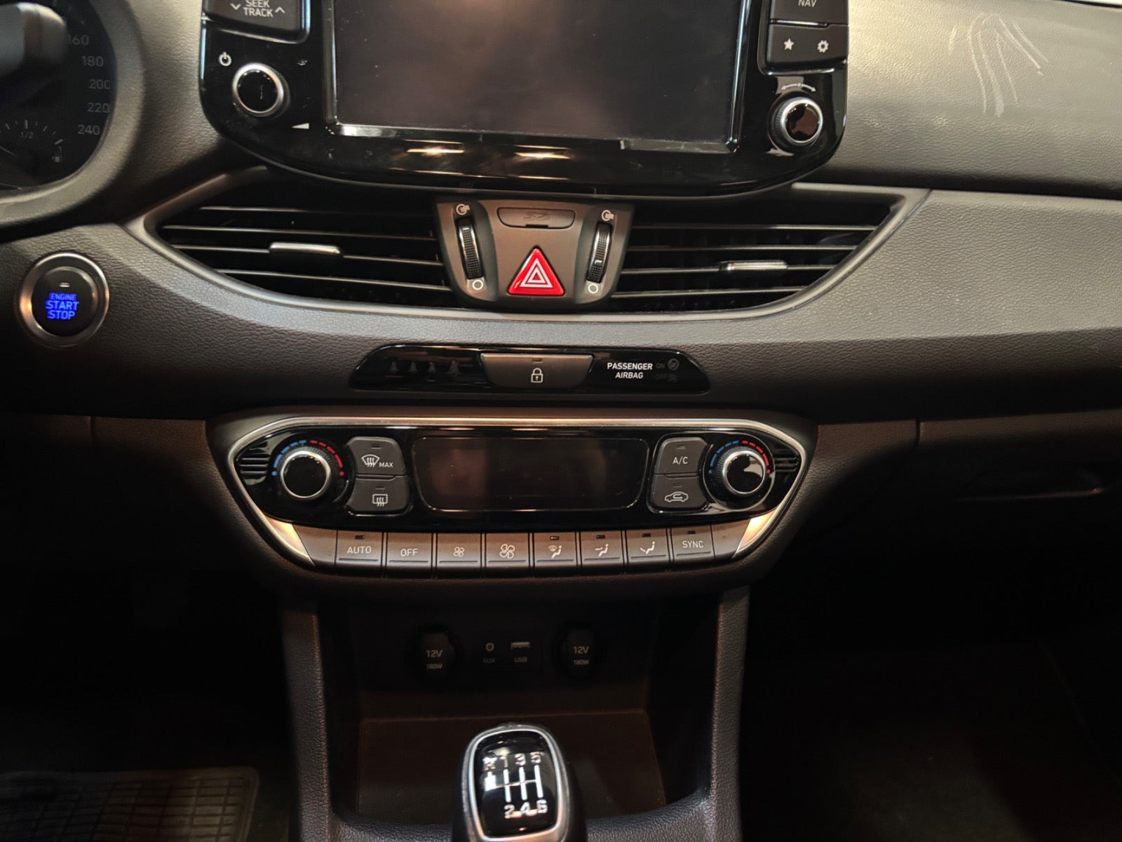 Sort Hyundai i30 fra 2017