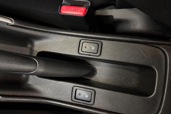 Sølv Suzuki Baleno fra 2016