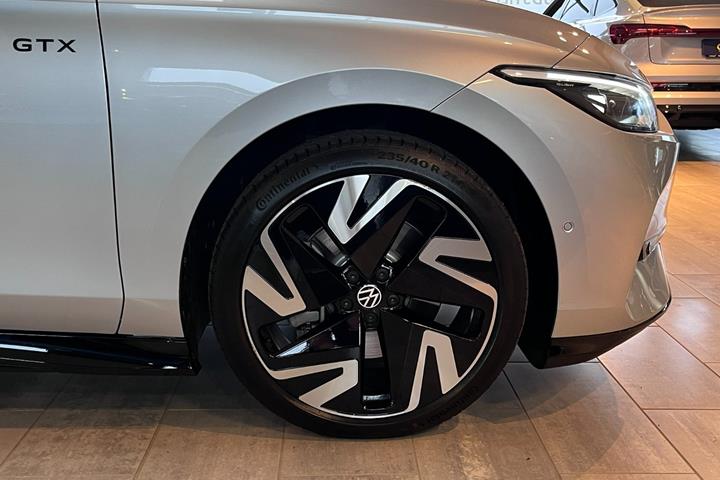 Sølv VW ID.7 fra 2026