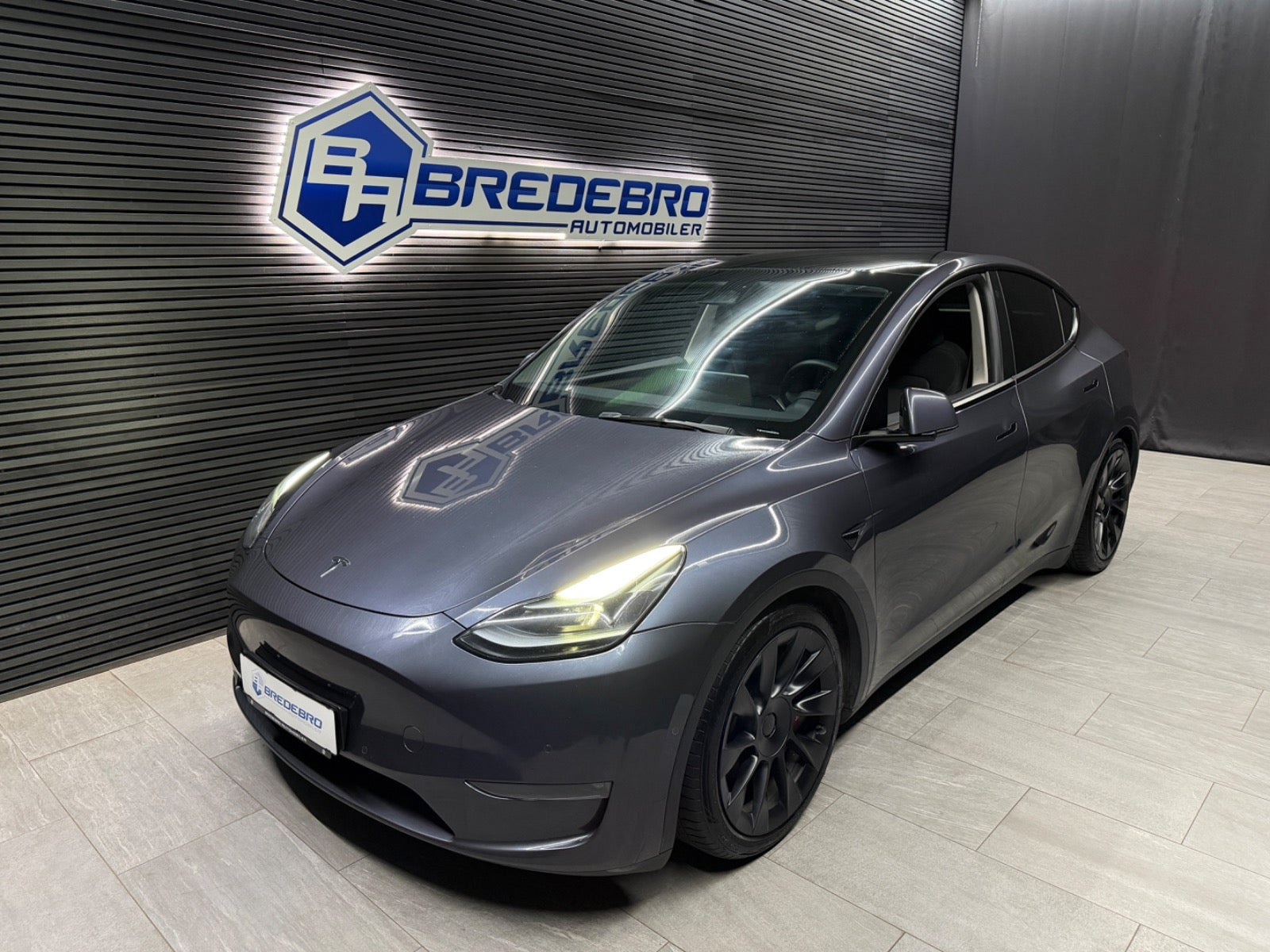 Tesla Model Y Long Range AWD
