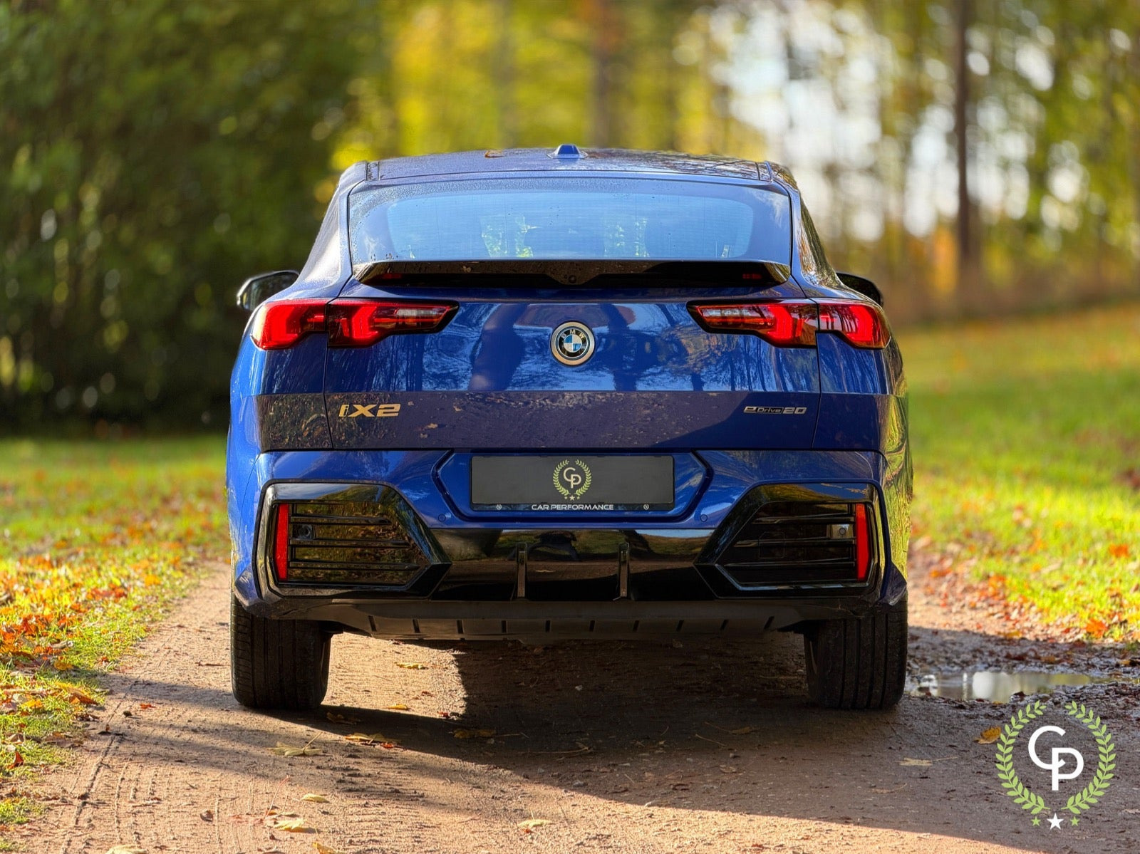 Blå BMW iX2 fra 2025