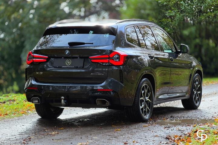 Grå BMW X3 fra 2022