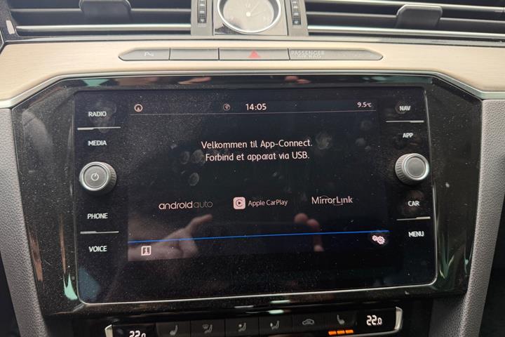 Blå VW Passat fra 2019
