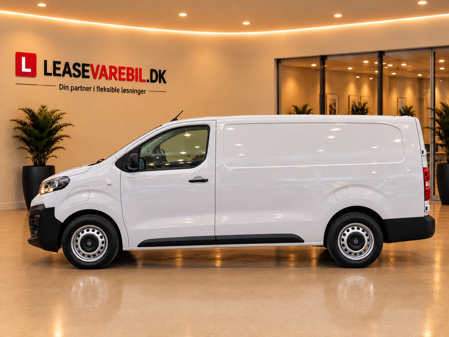 Hvid Opel Vivaro-e fra 2026