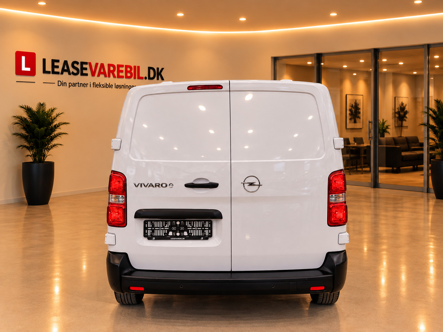 Hvid Opel Vivaro-e fra 2026