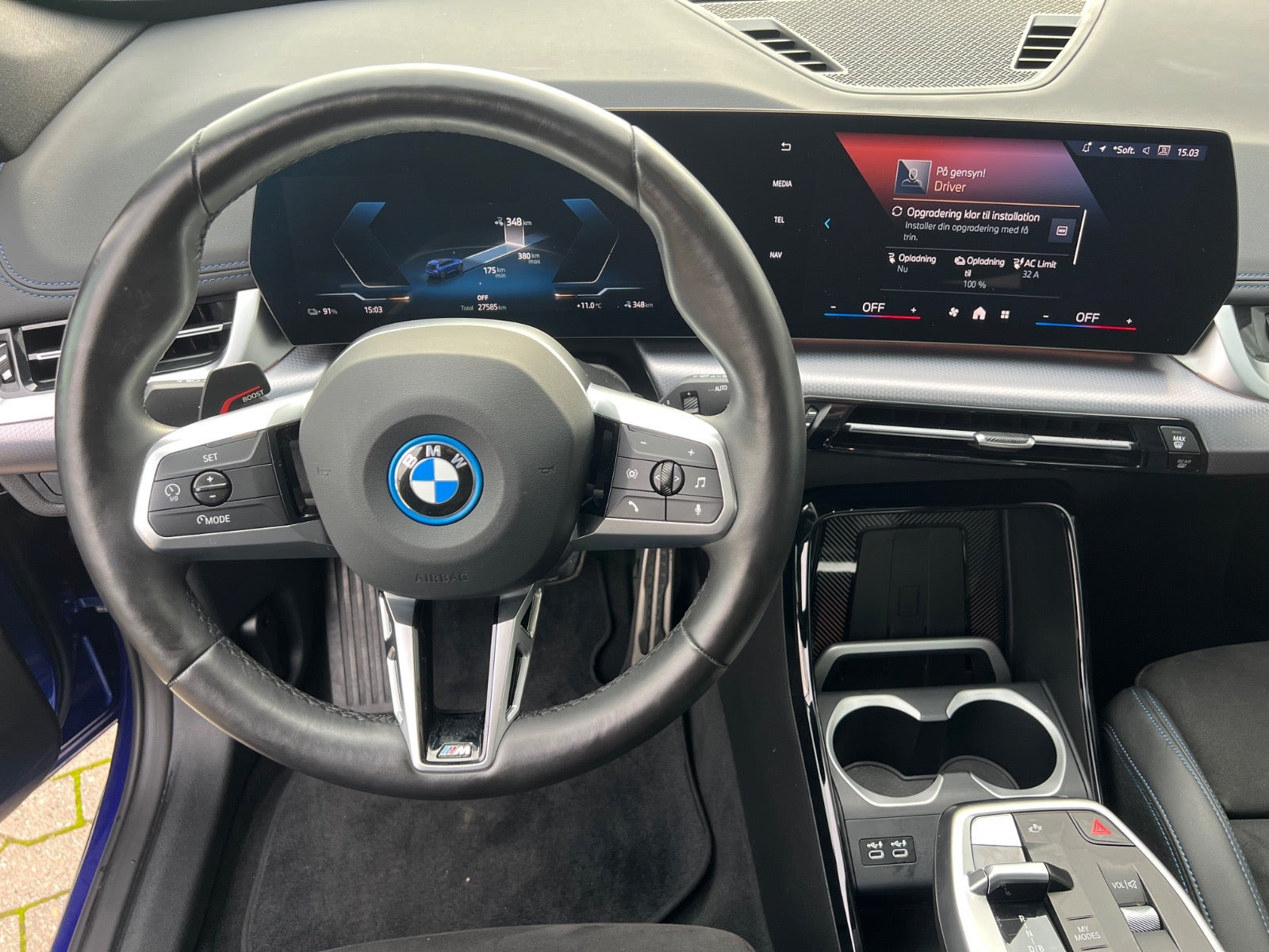 Blå BMW iX1 fra 2024