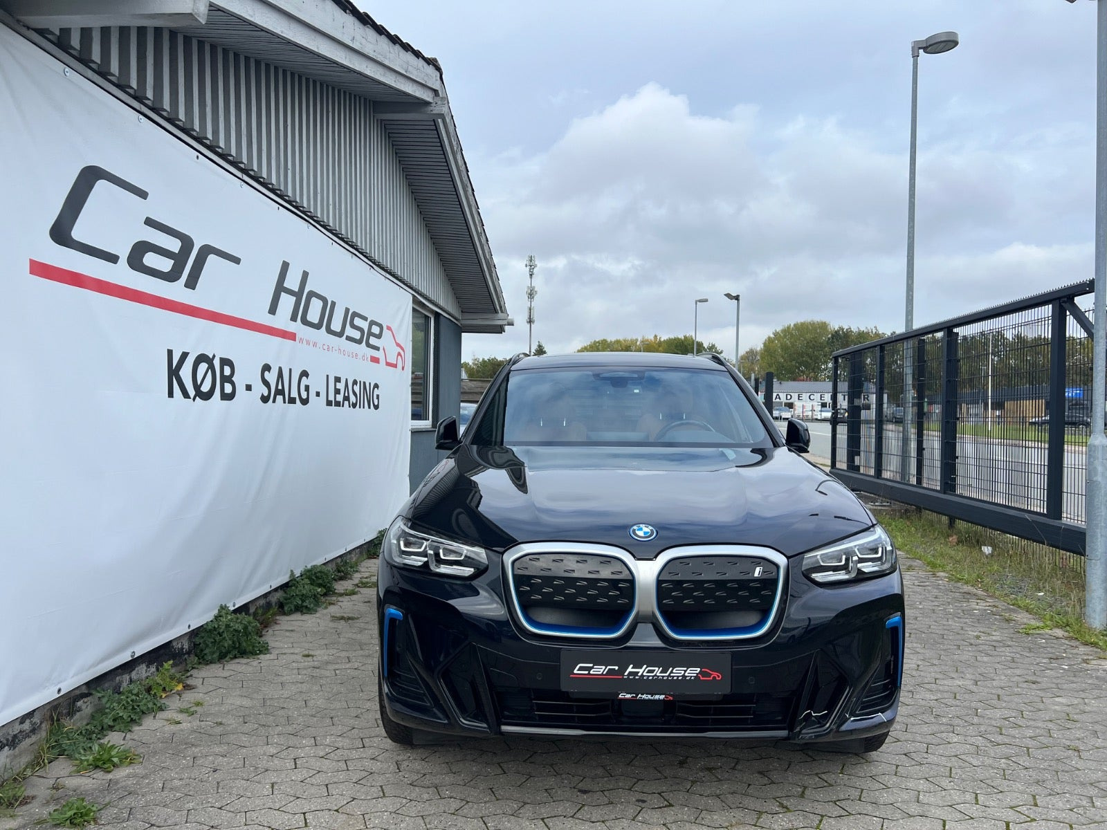 Sort BMW iX3 fra 2023