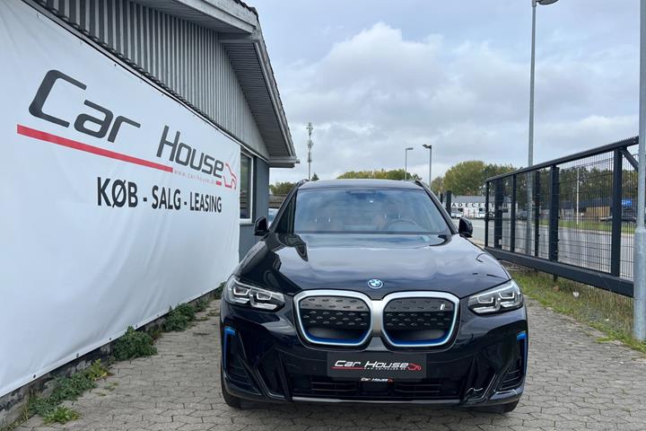Sort BMW iX3 fra 2023