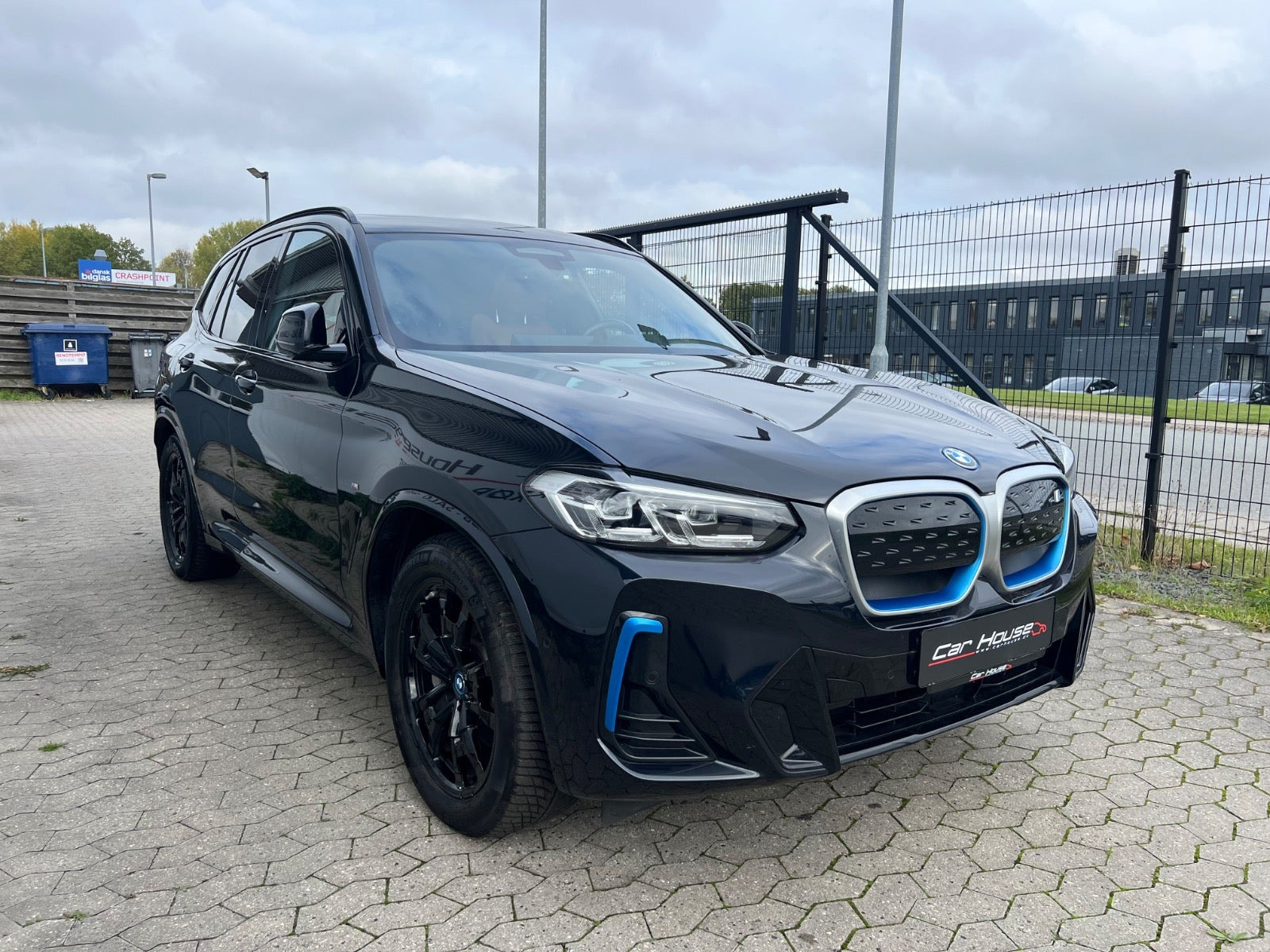 Sort BMW iX3 fra 2023