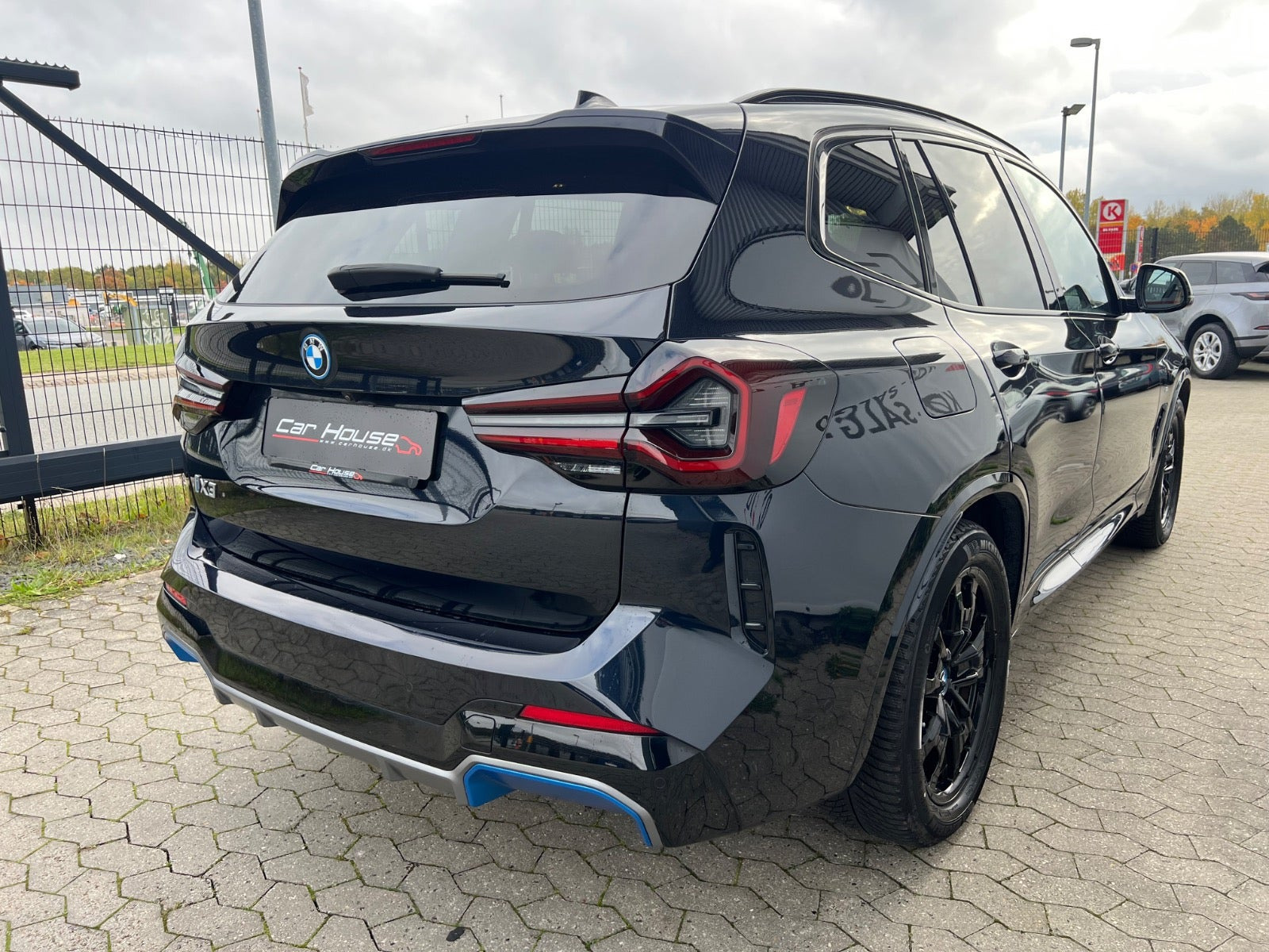 Sort BMW iX3 fra 2023