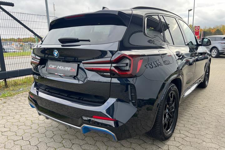 Sort BMW iX3 fra 2023
