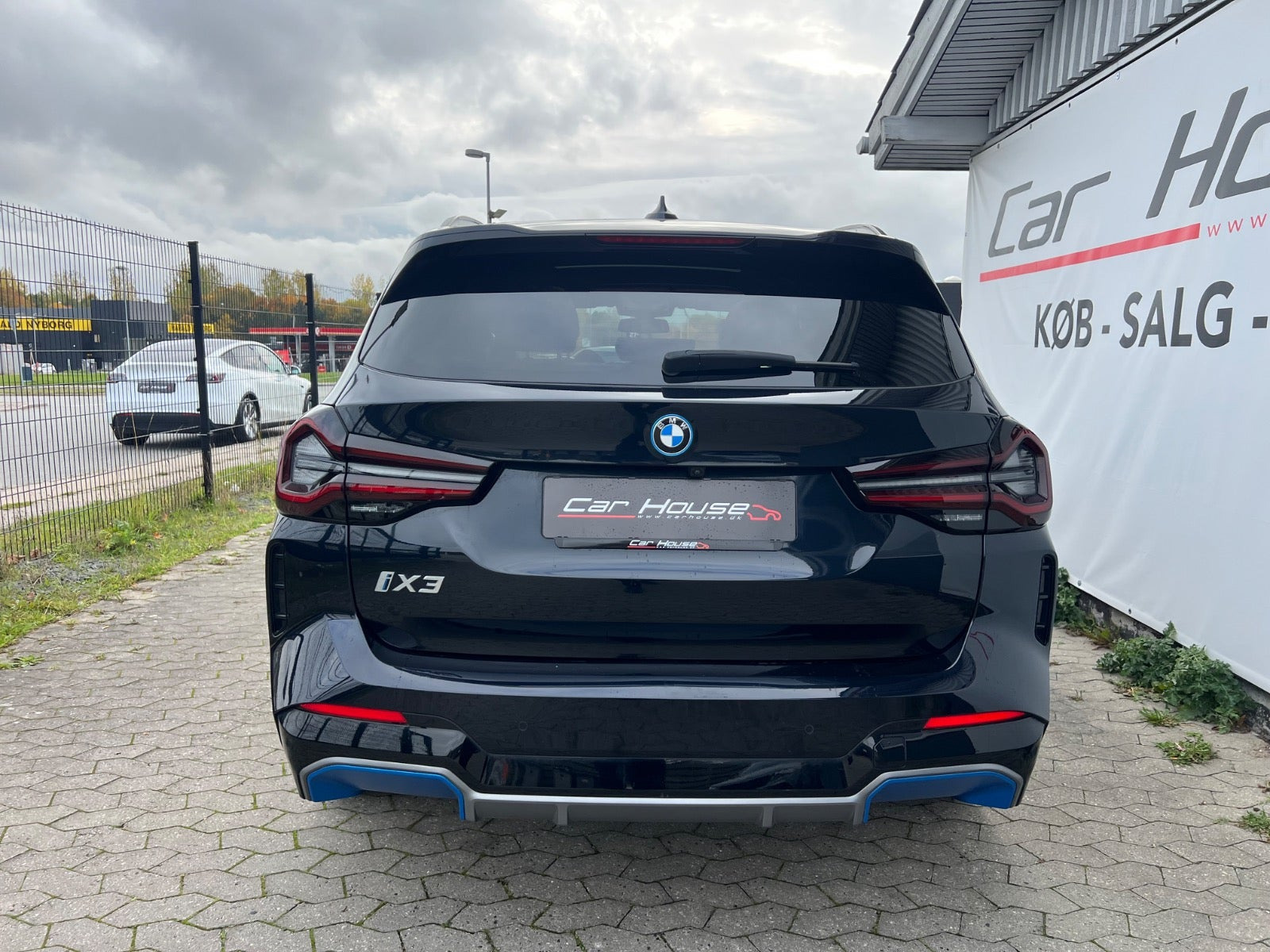 Sort BMW iX3 fra 2023