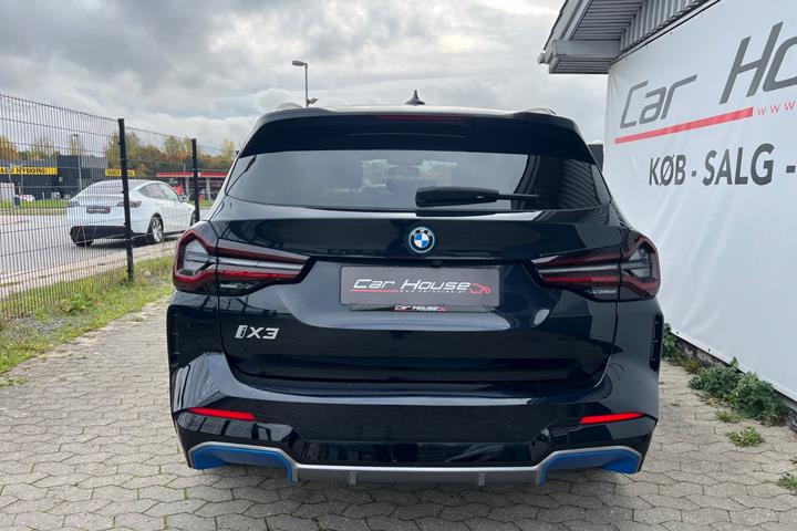 Sort BMW iX3 fra 2023