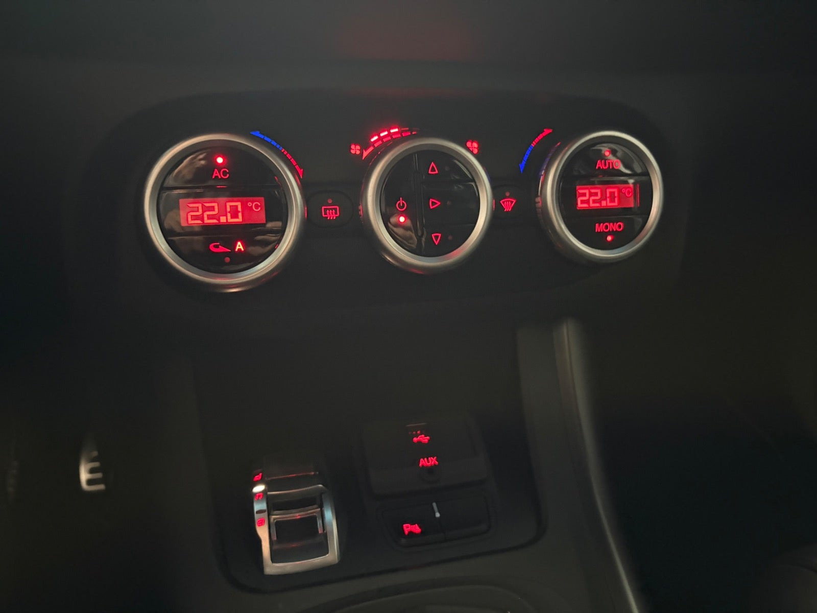 Rød Alfa Romeo Giulietta fra 2014